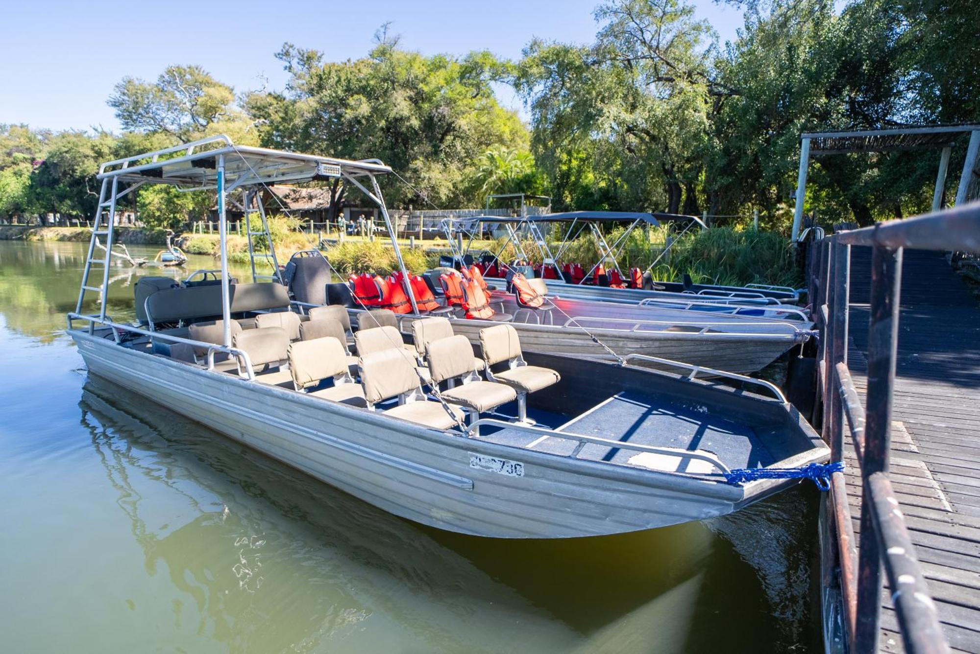 Shakawe River Lodge Esterno foto